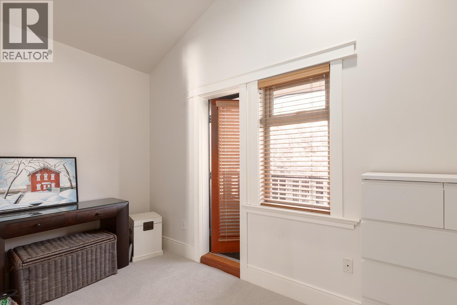 Photo of 1976 W 12TH AVENUE 29