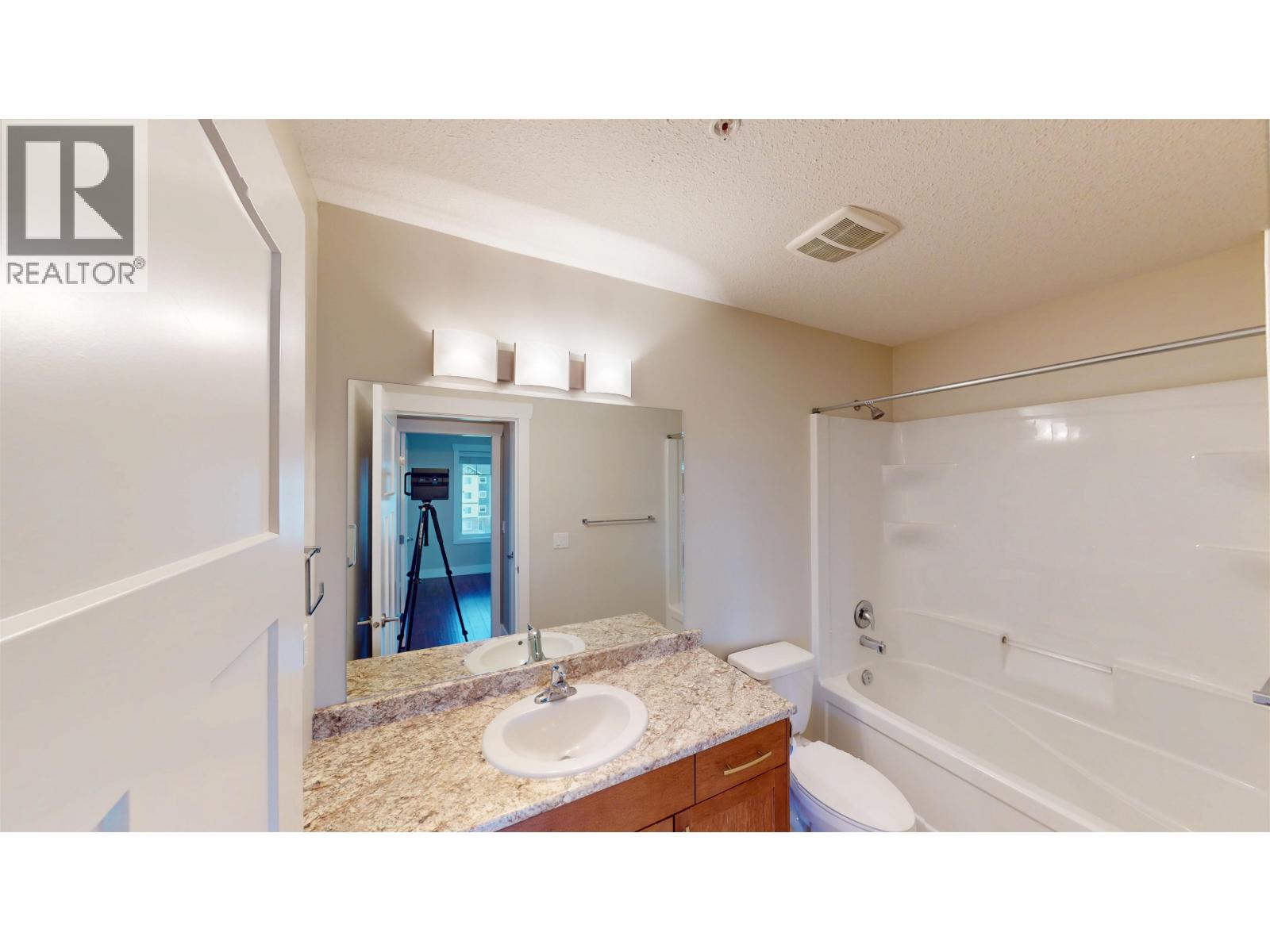 401 11203 105 AVENUE, Fort St. John - Image 1