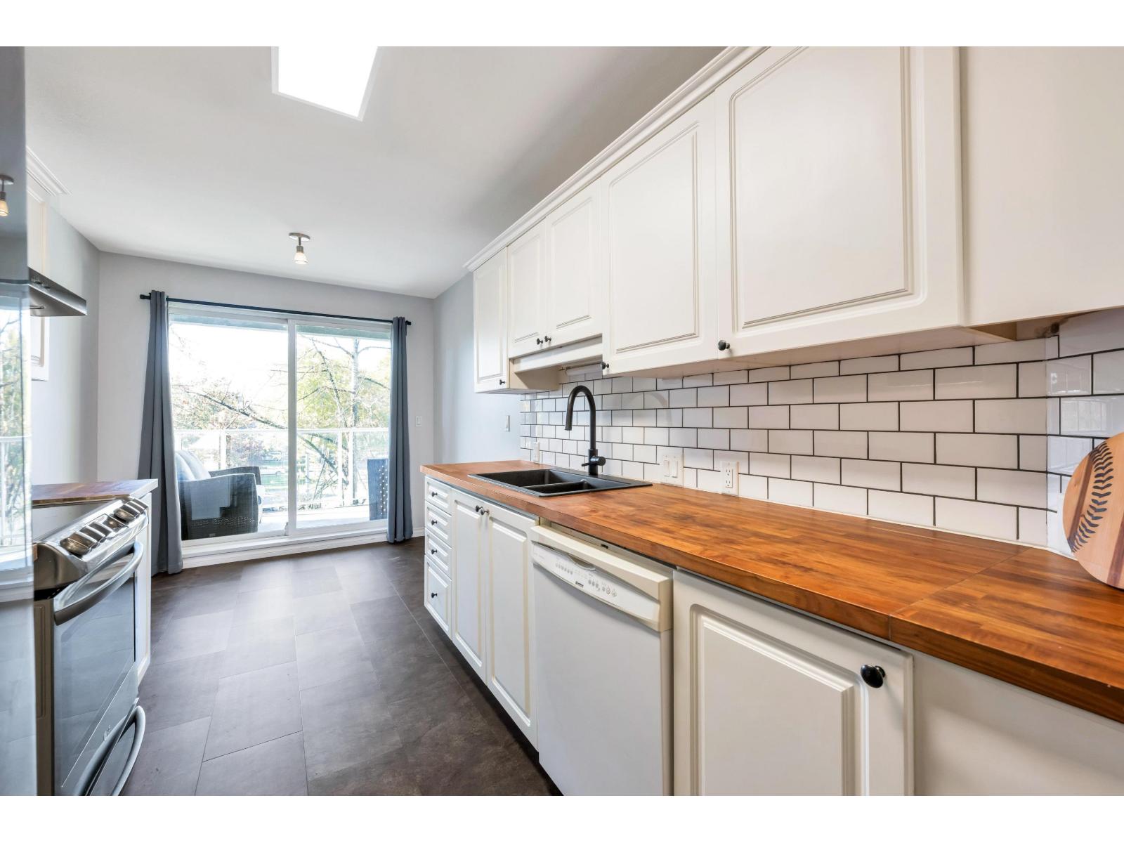 307 8976 208 STREET, Langley - Image 1