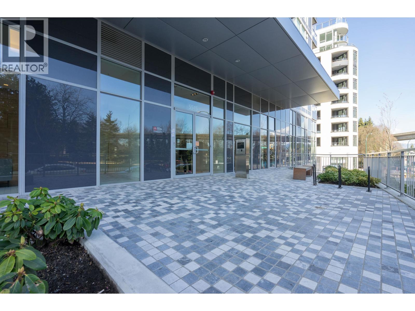 Photo of 1702 5515 BOUNDARY ROAD 8