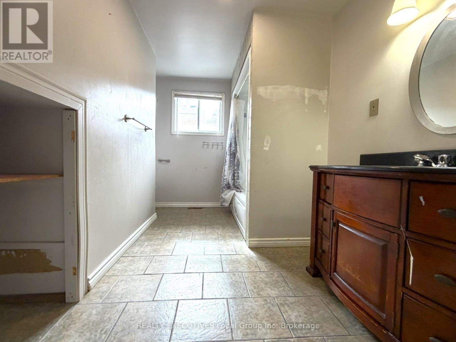 144 DUKE STREET W - 15