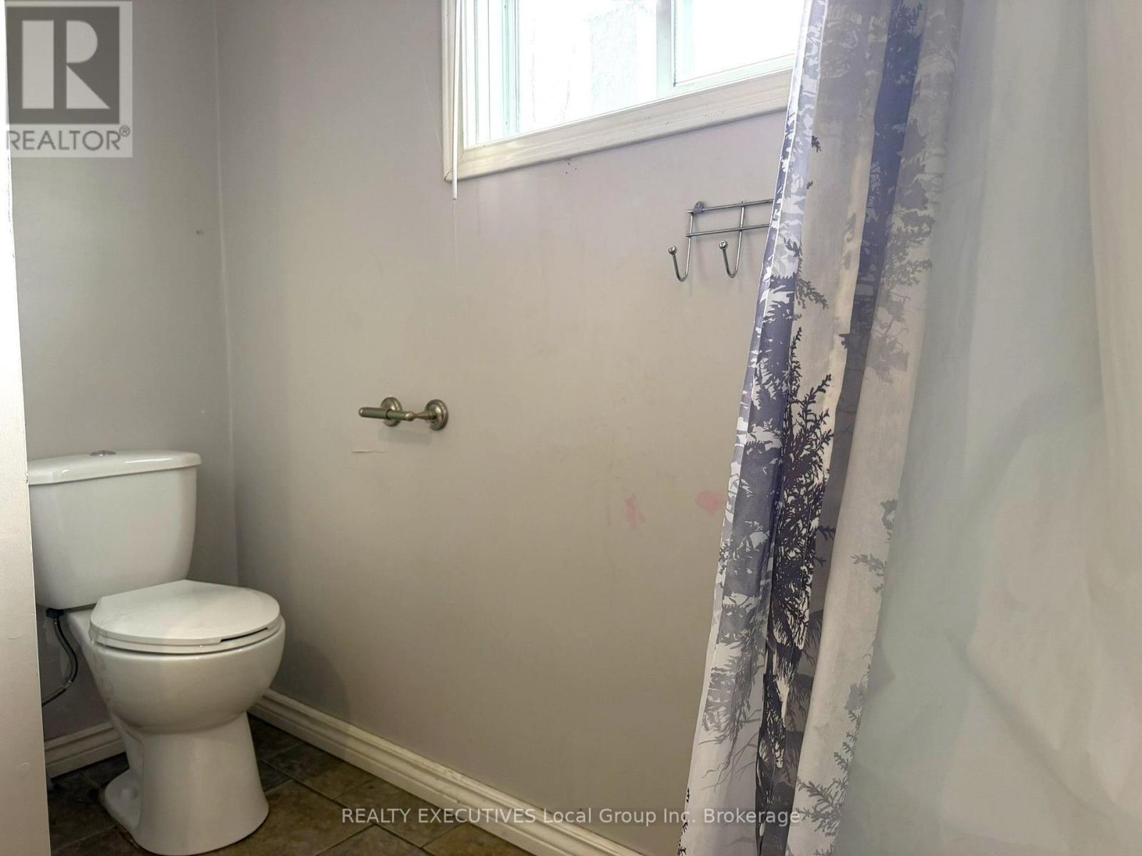 144 DUKE STREET W - 17