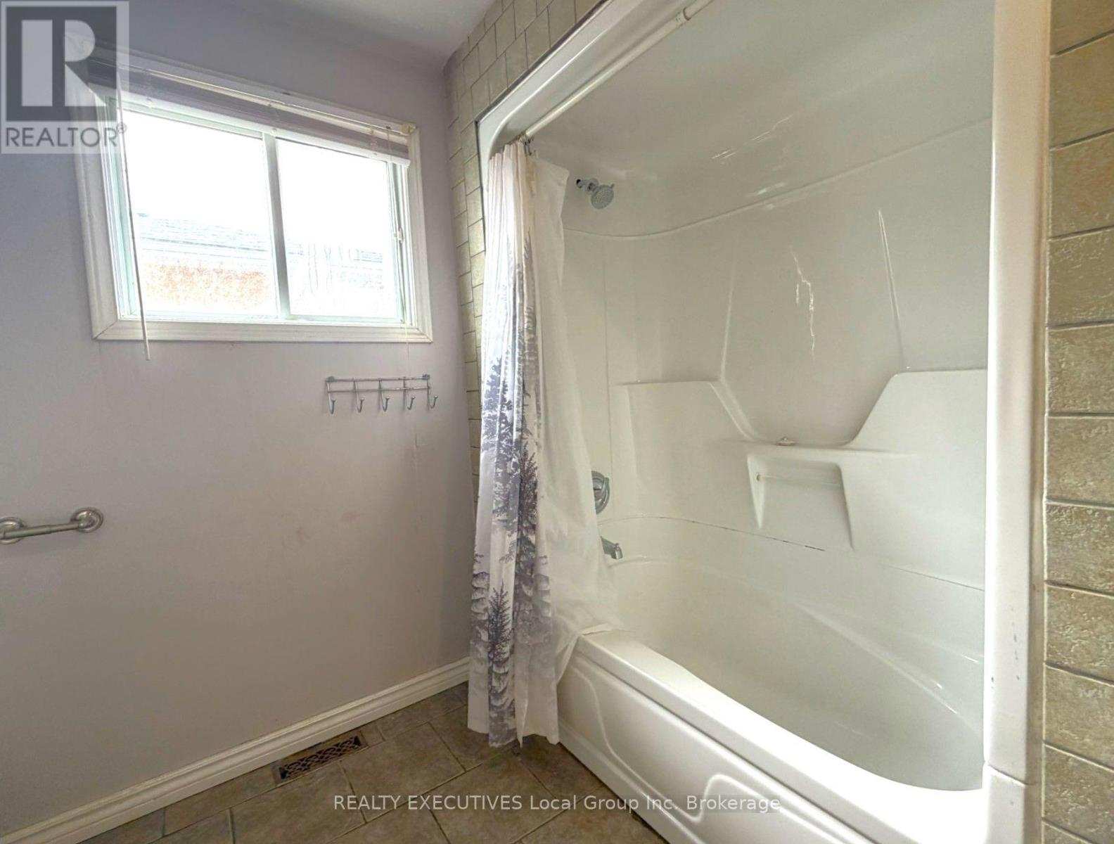 144 DUKE STREET W - 16