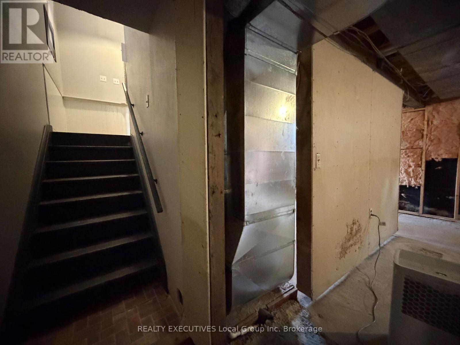 144 DUKE STREET W - 24