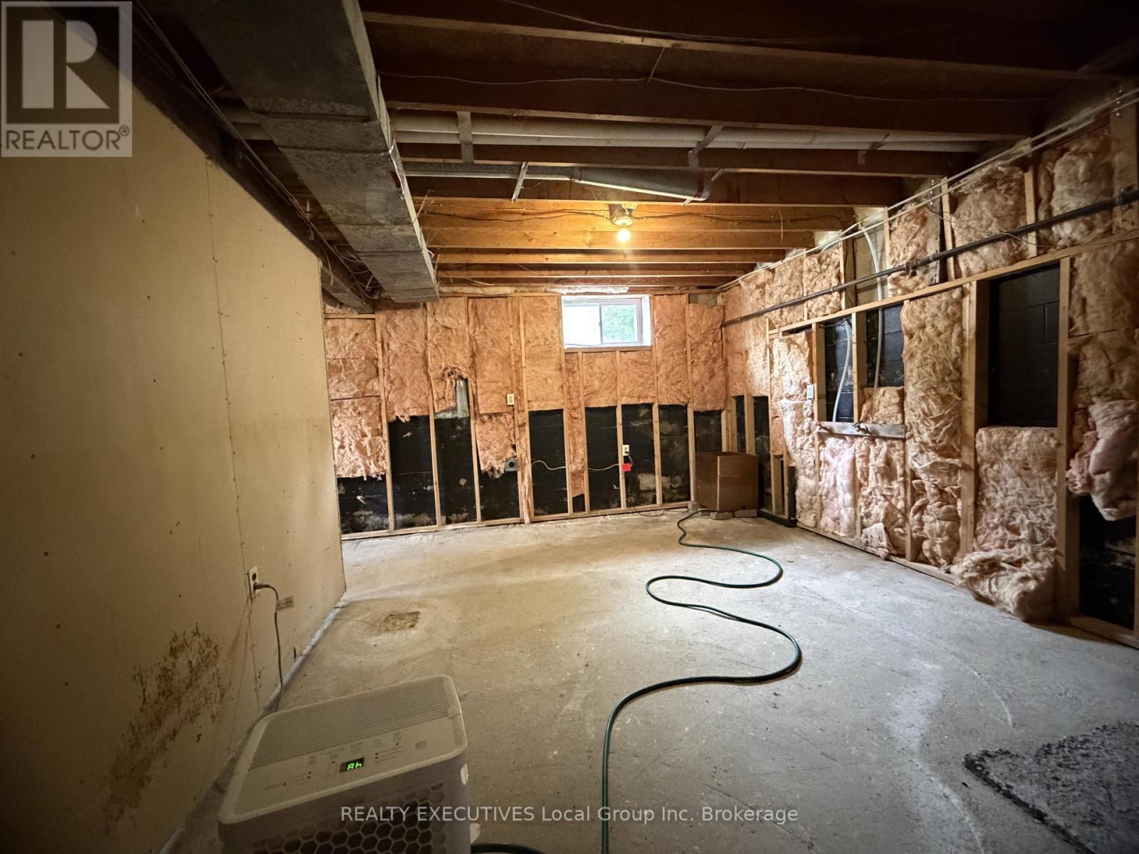 144 DUKE STREET W - 25