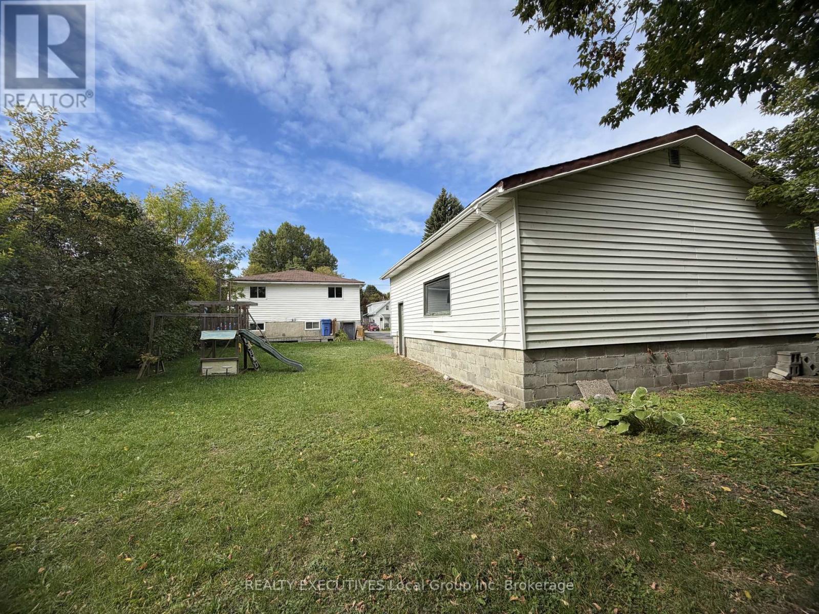 144 DUKE STREET W - 29