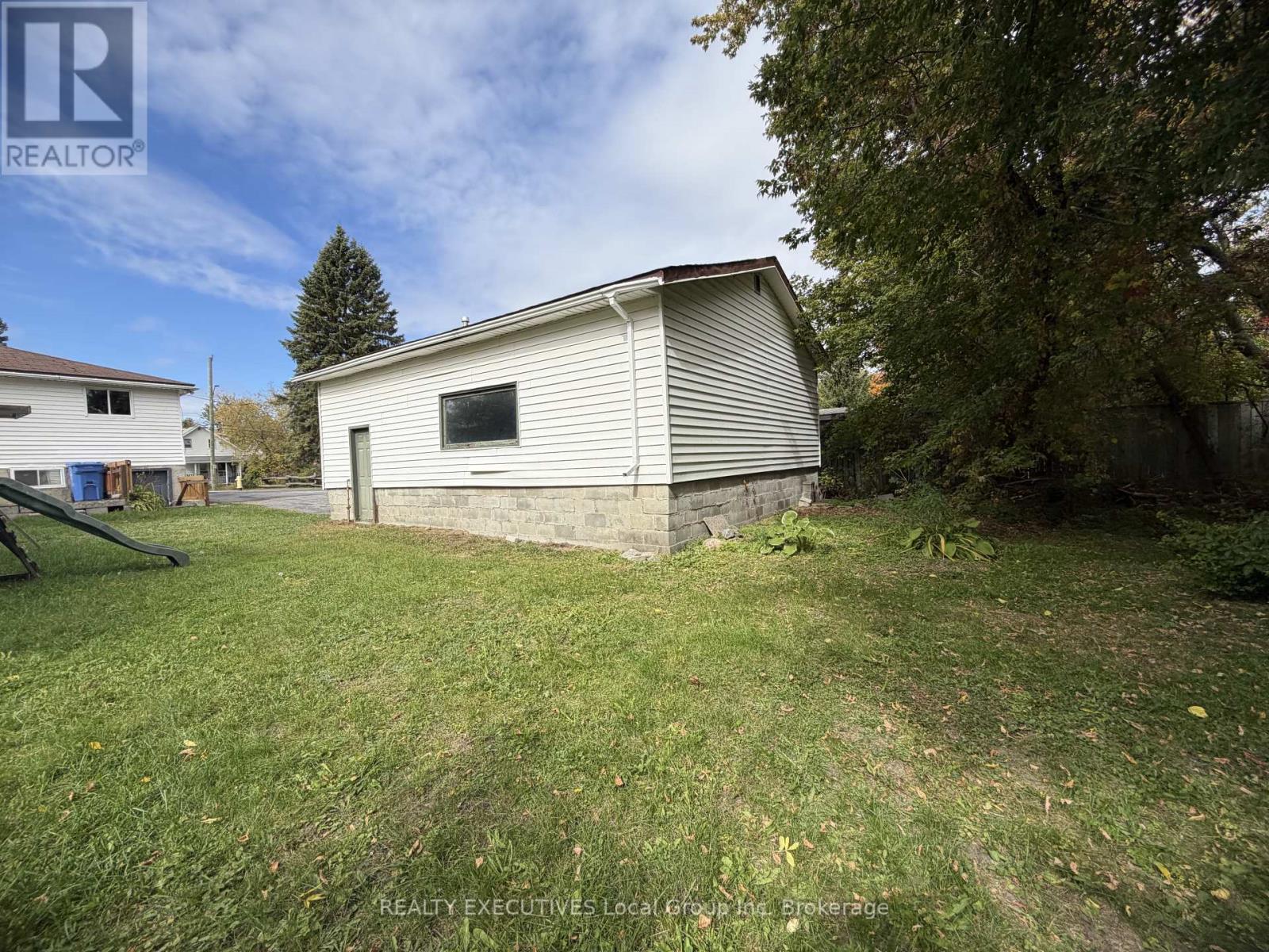 144 DUKE STREET W - 6