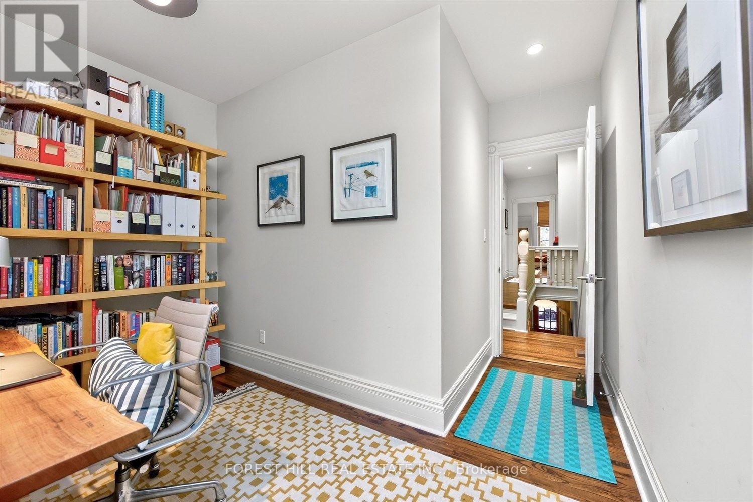 44 RUSSELL STREET - 26