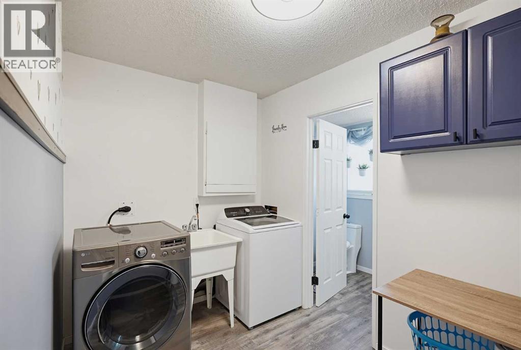 Listing photo – 5103 60 Street Close, Lacombe