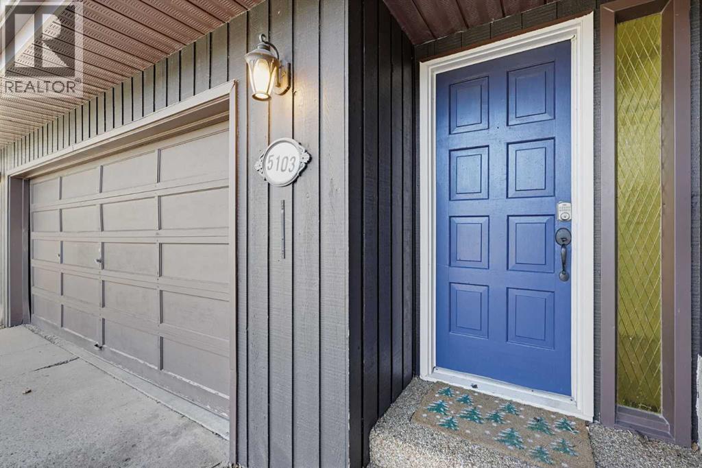 Listing photo – 5103 60 Street Close, Lacombe