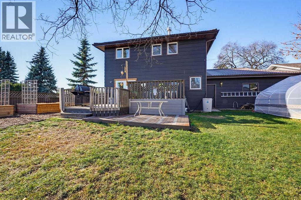 Listing photo – 5103 60 Street Close, Lacombe