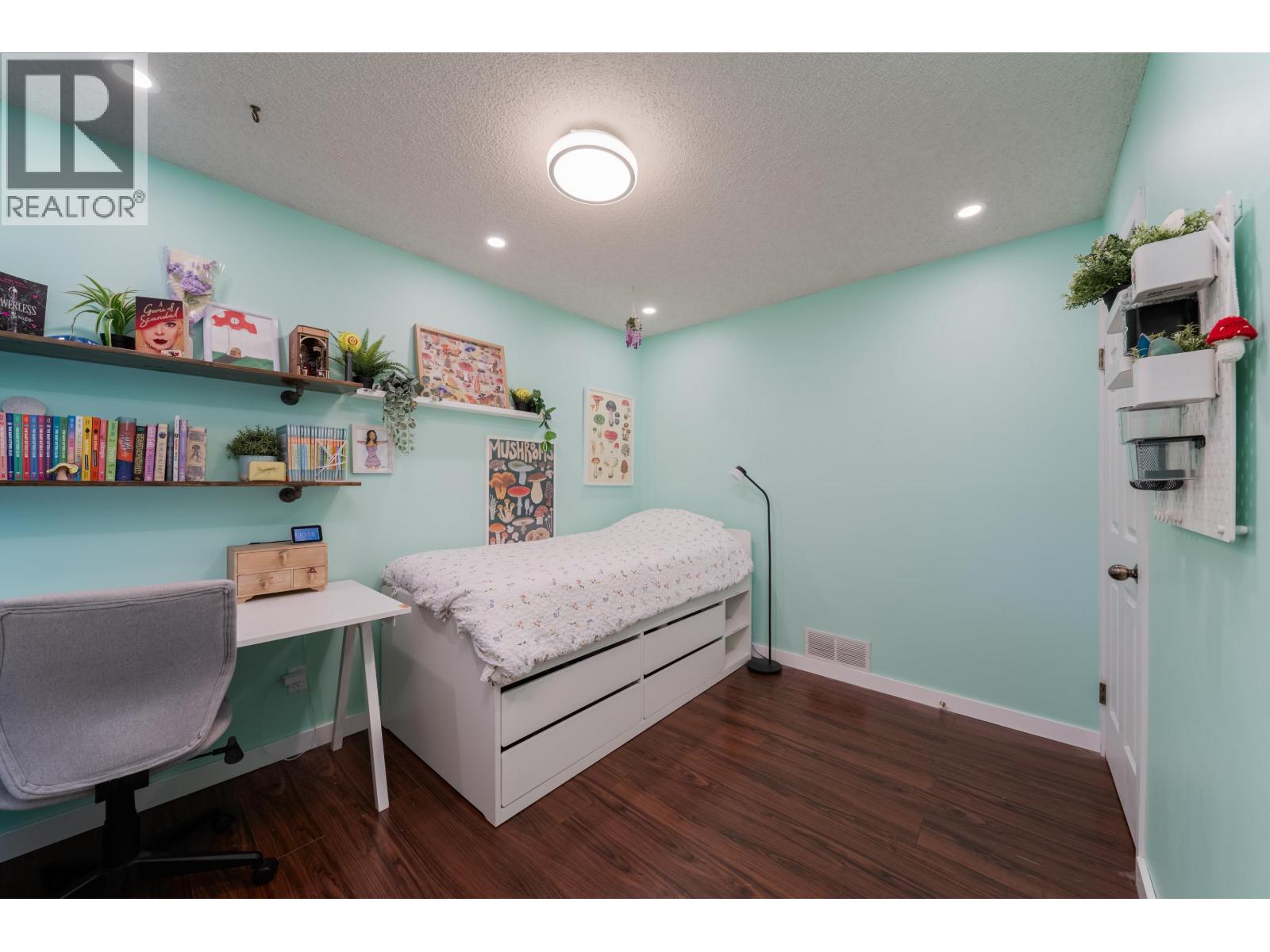 Photo of 12 5740 GARRISON ROAD 20