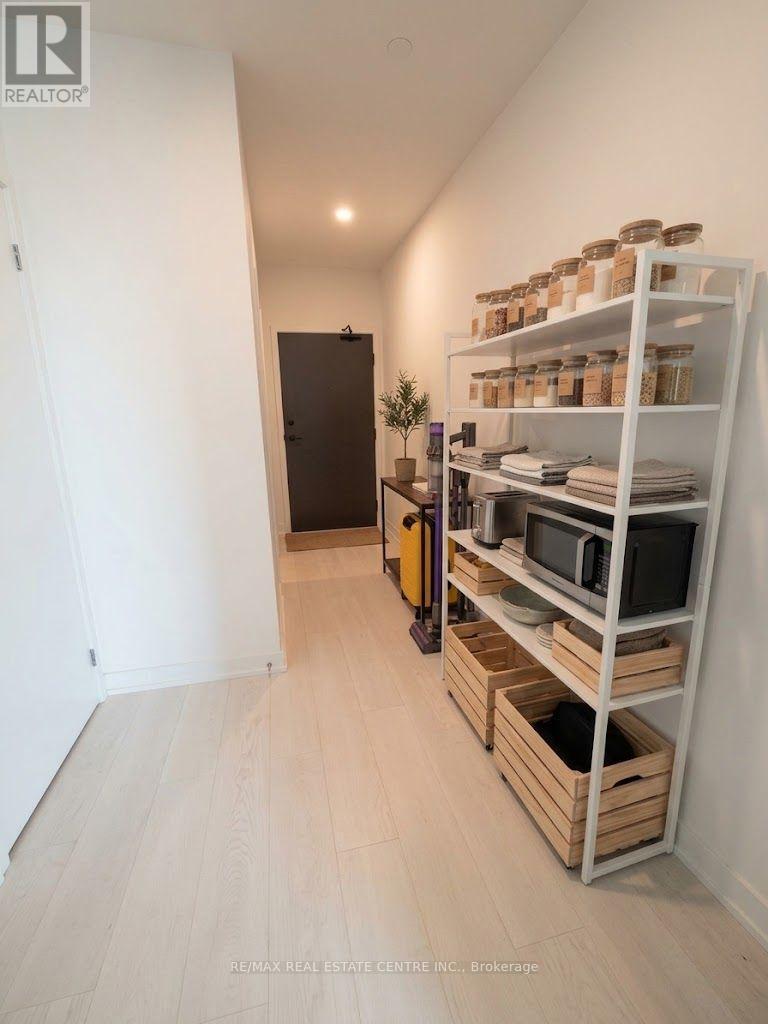 #514 57 BROCK AVENUE - 22