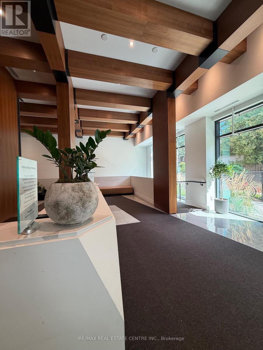 #514 57 BROCK AVENUE - 17