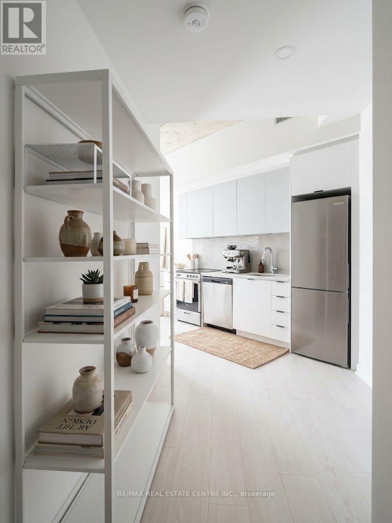#514 57 BROCK AVENUE - 20