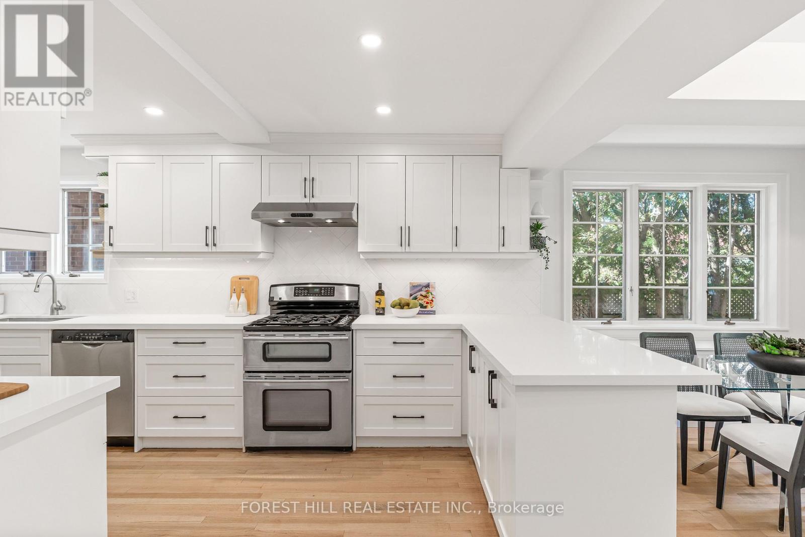 408 St Clements Avenue, Toronto, ON photo 10