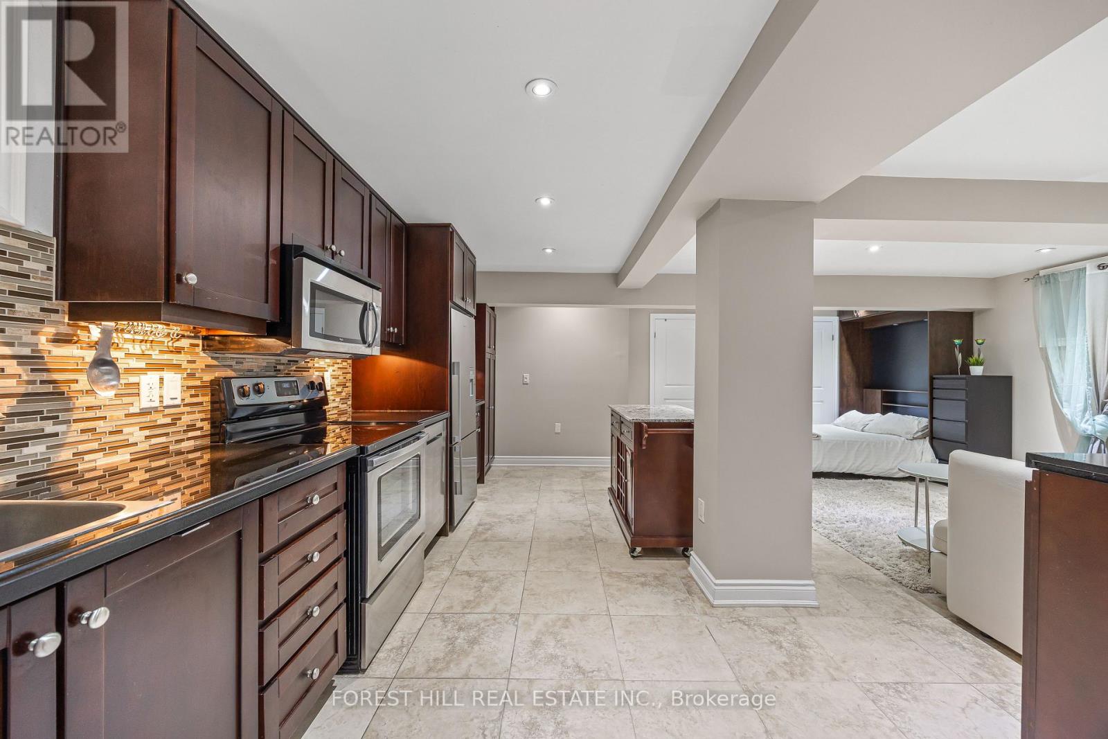 408 St Clements Avenue, Toronto, ON photo 27