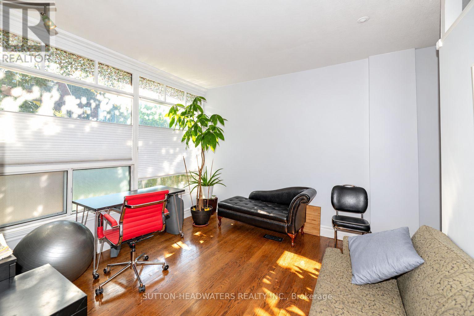 106 Barton Avenue, Toronto, ON photo 10