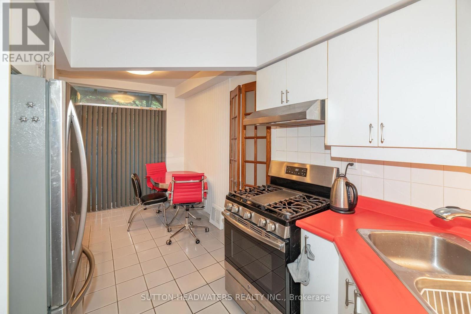 106 Barton Avenue, Toronto, ON photo 13