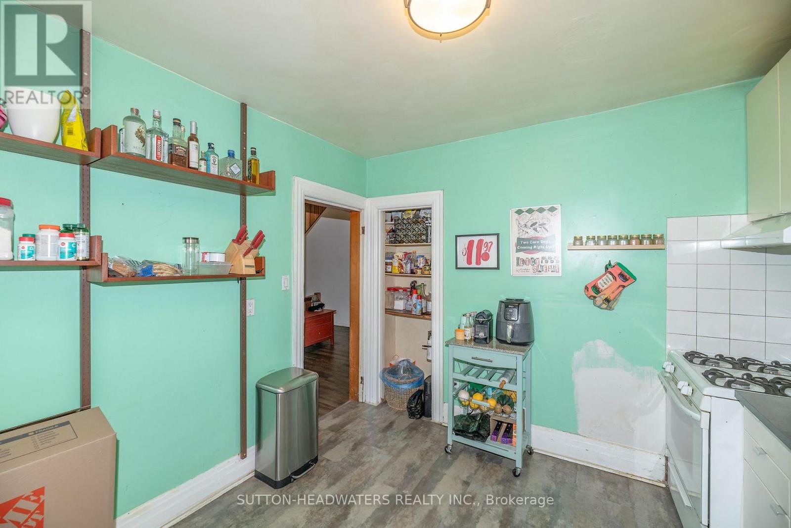 106 Barton Avenue, Toronto, ON photo 22