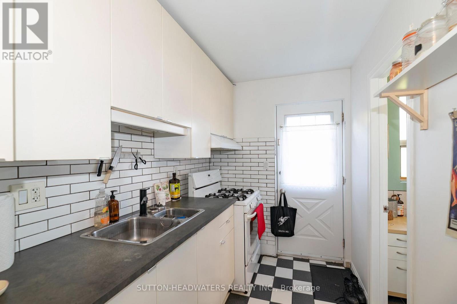 106 Barton Avenue, Toronto, ON photo 27
