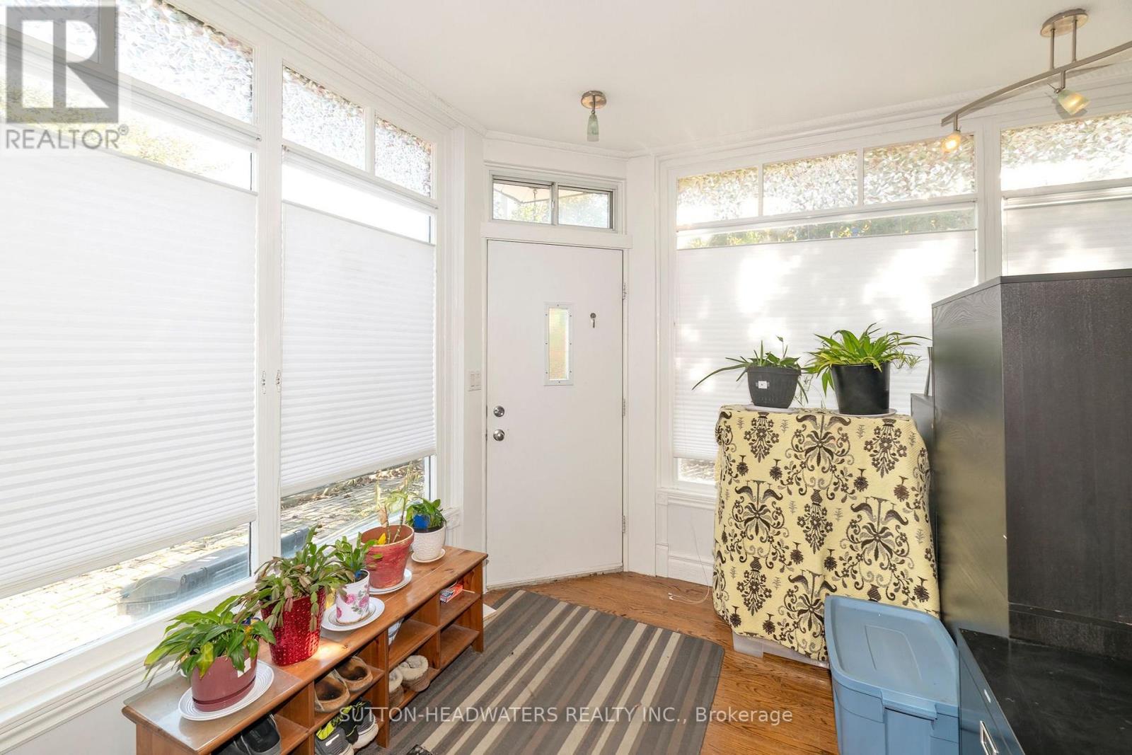 106 Barton Avenue, Toronto, ON photo 8