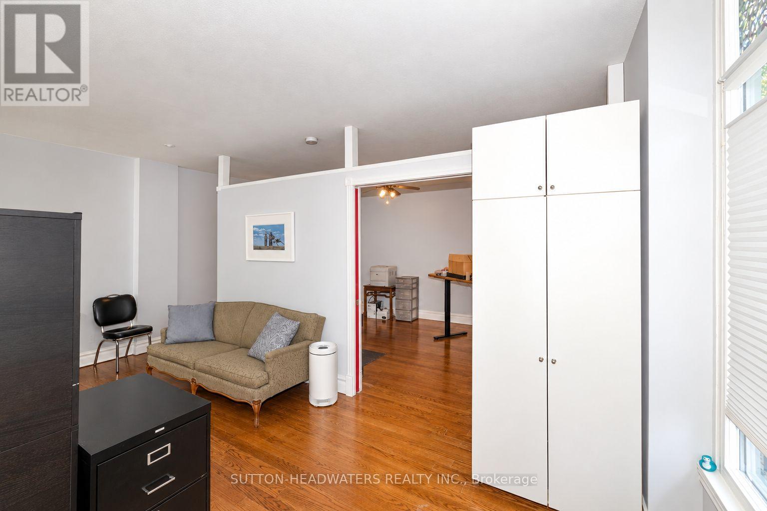 106 Barton Avenue, Toronto, ON photo 9