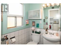 106 Barton Avenue, Toronto, ON M6G1P9 Photo 38