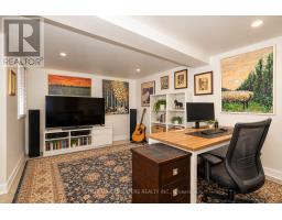 106 Barton Avenue, Toronto, ON M6G1P9 Photo 43