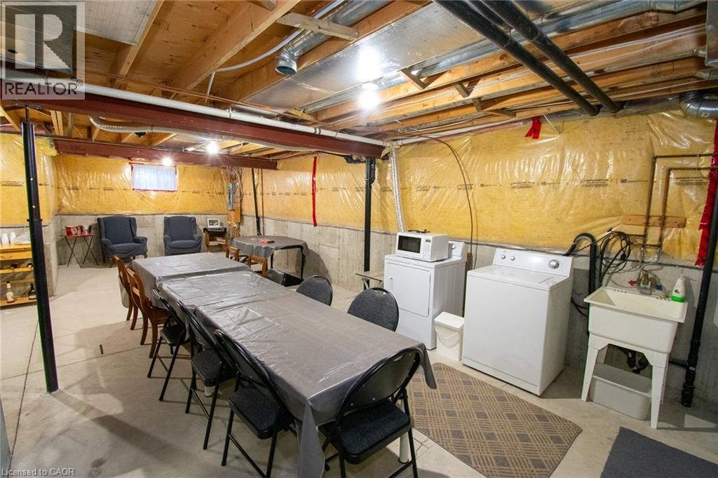 124 FOREST Street E - 22