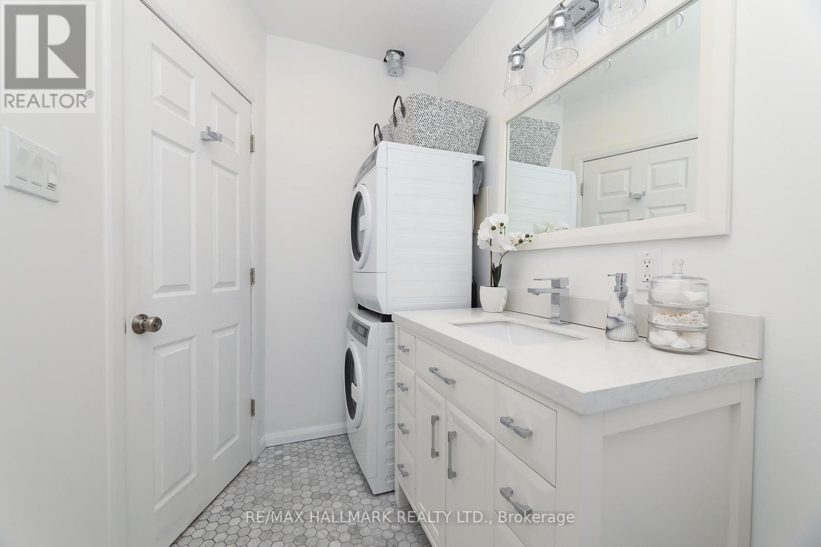 701 GREENWOOD AVENUE - 25