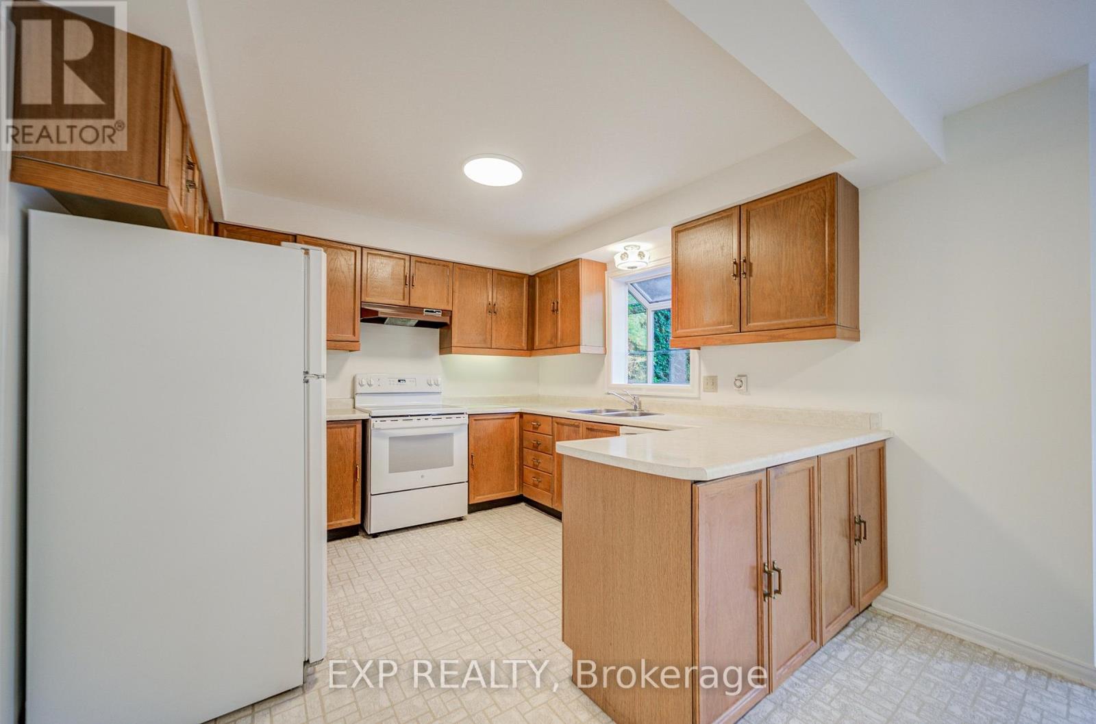 47 LONGSWORD DRIVE - 16