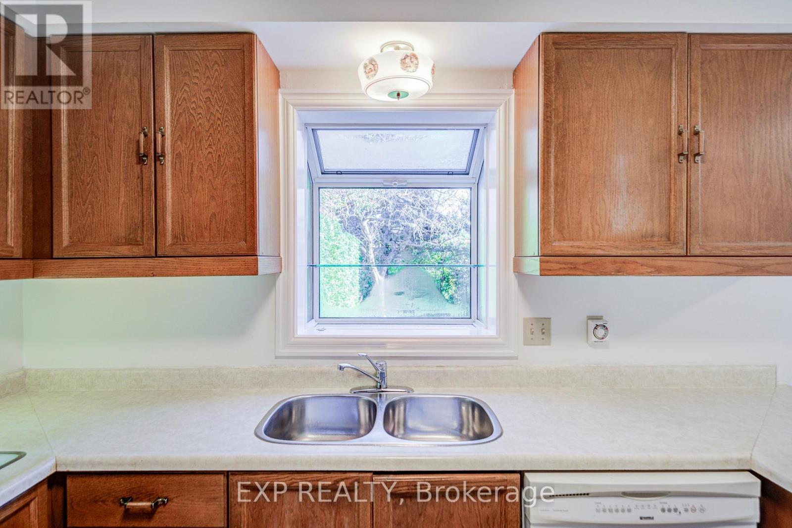 47 Longsword Drive, Toronto, ON photo 21