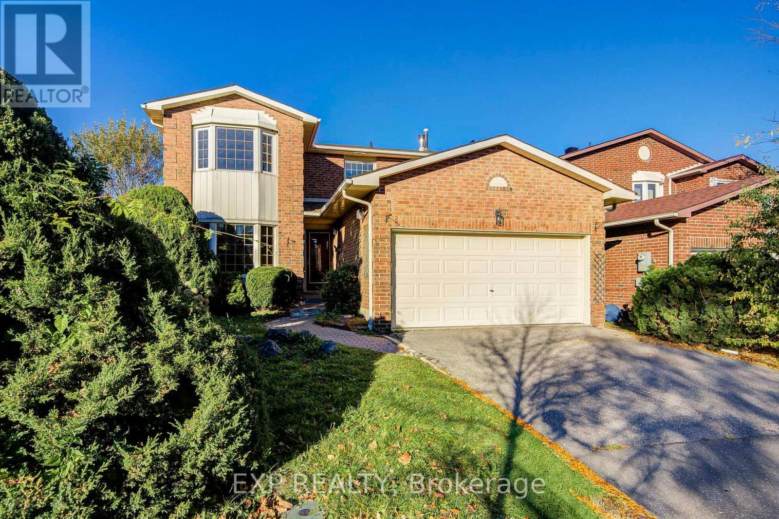 47 Longsword Drive, Toronto, ON photo 3
