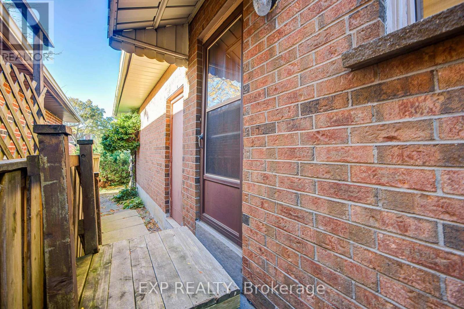 47 Longsword Drive, Toronto, ON photo 46