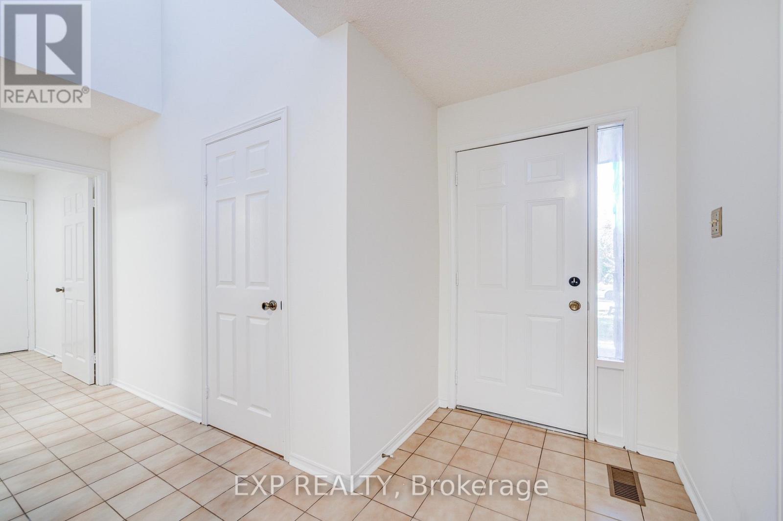 47 Longsword Drive, Toronto, ON photo 5