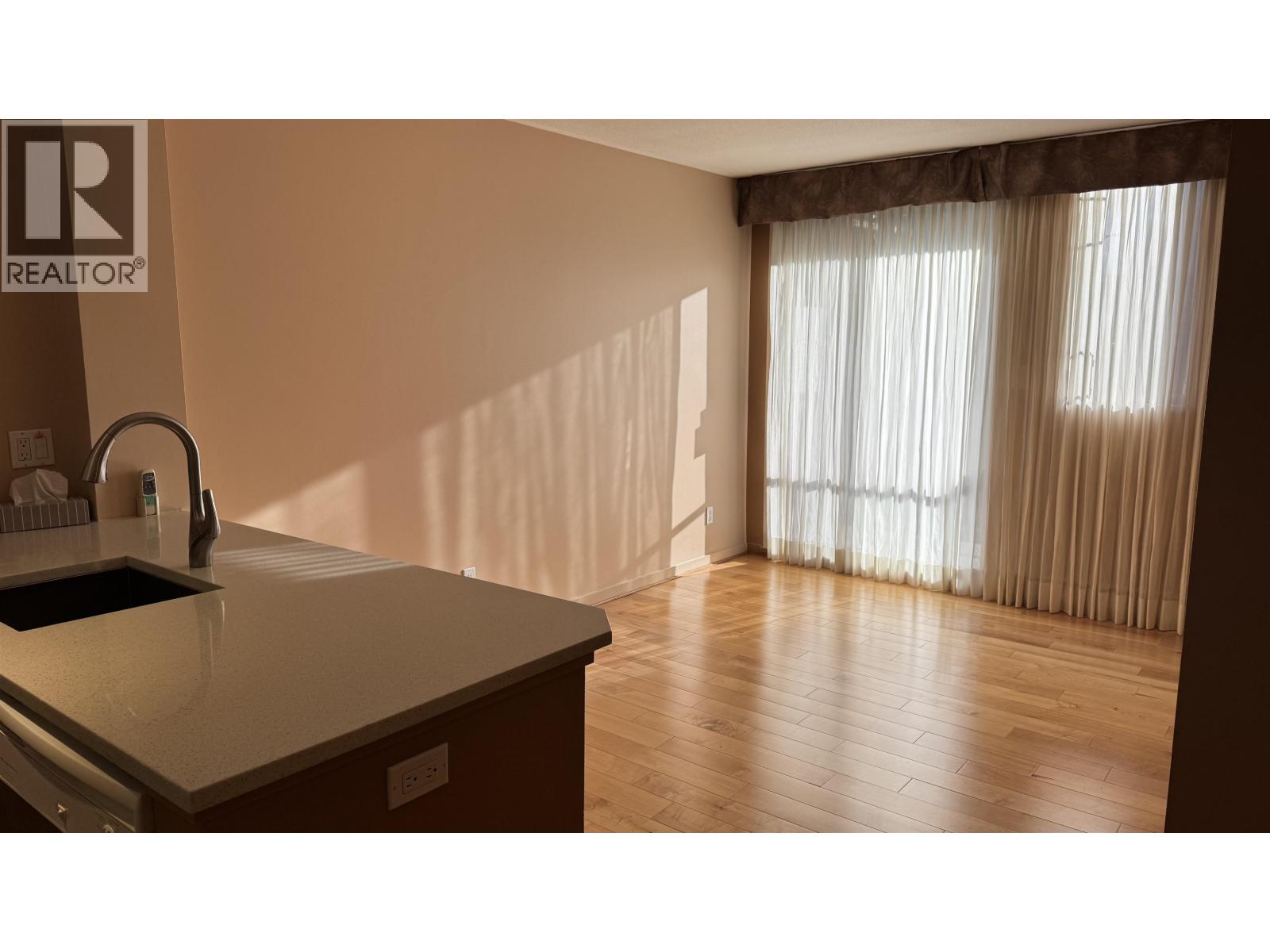 Photo of 408 828 CARDERO STREET 4
