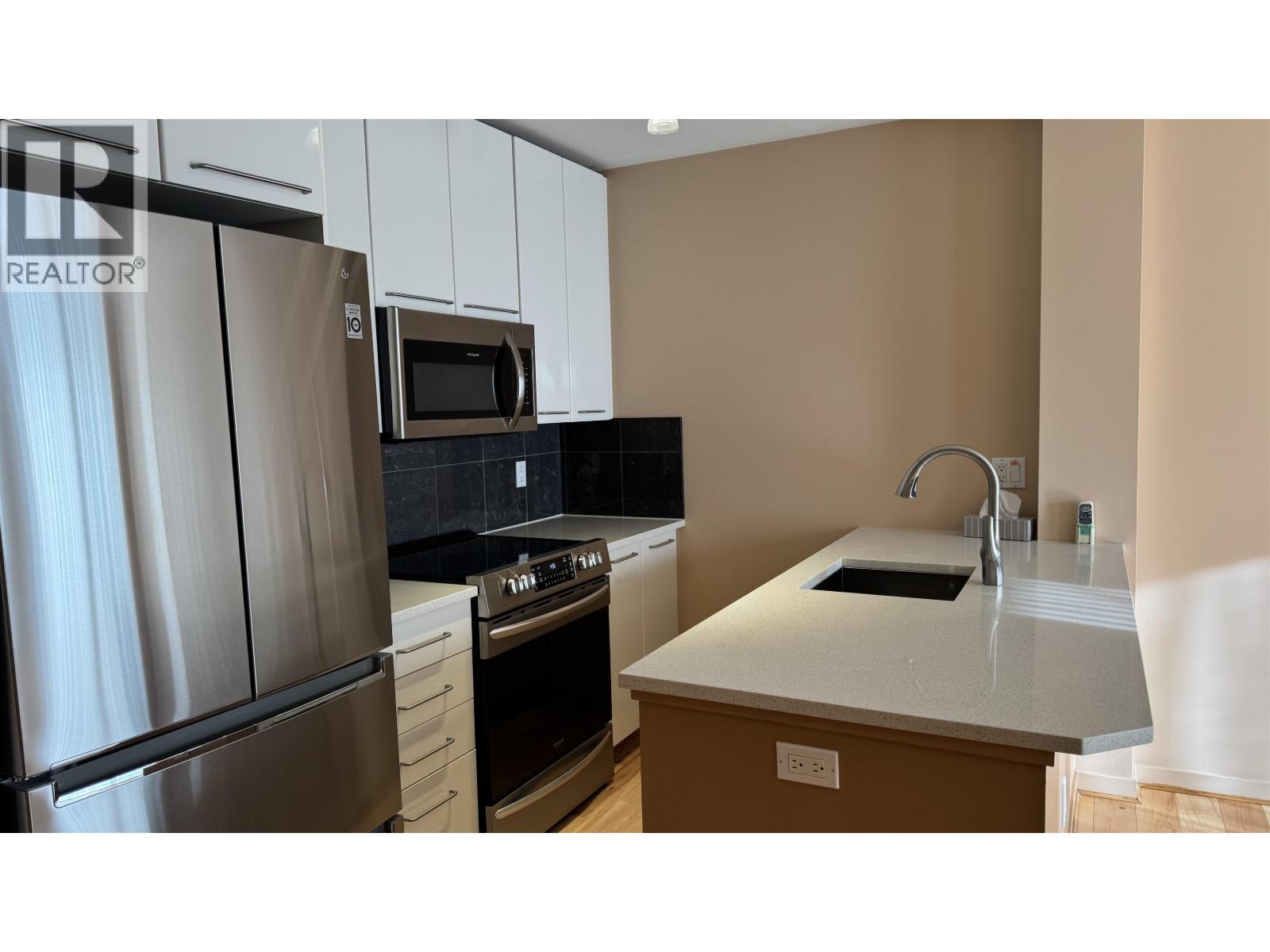 Photo of 408 828 CARDERO STREET 8