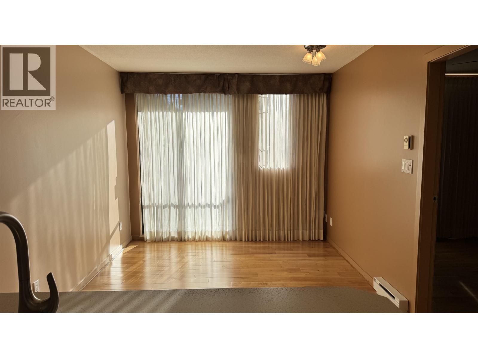 Photo of 408 828 CARDERO STREET 6