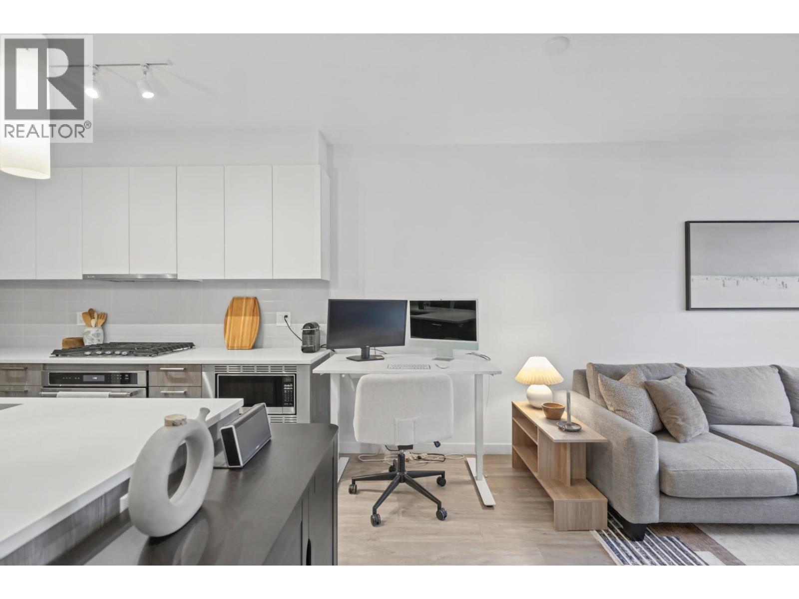 Photo of 110 625 E 3RD STREET 12
