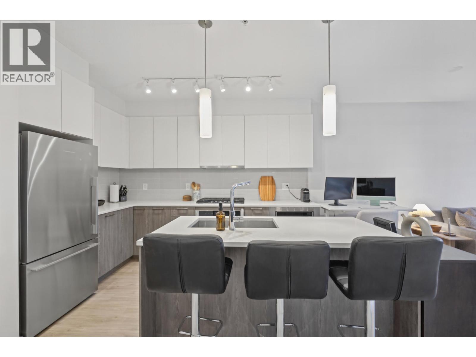 Photo of 110 625 E 3RD STREET 17