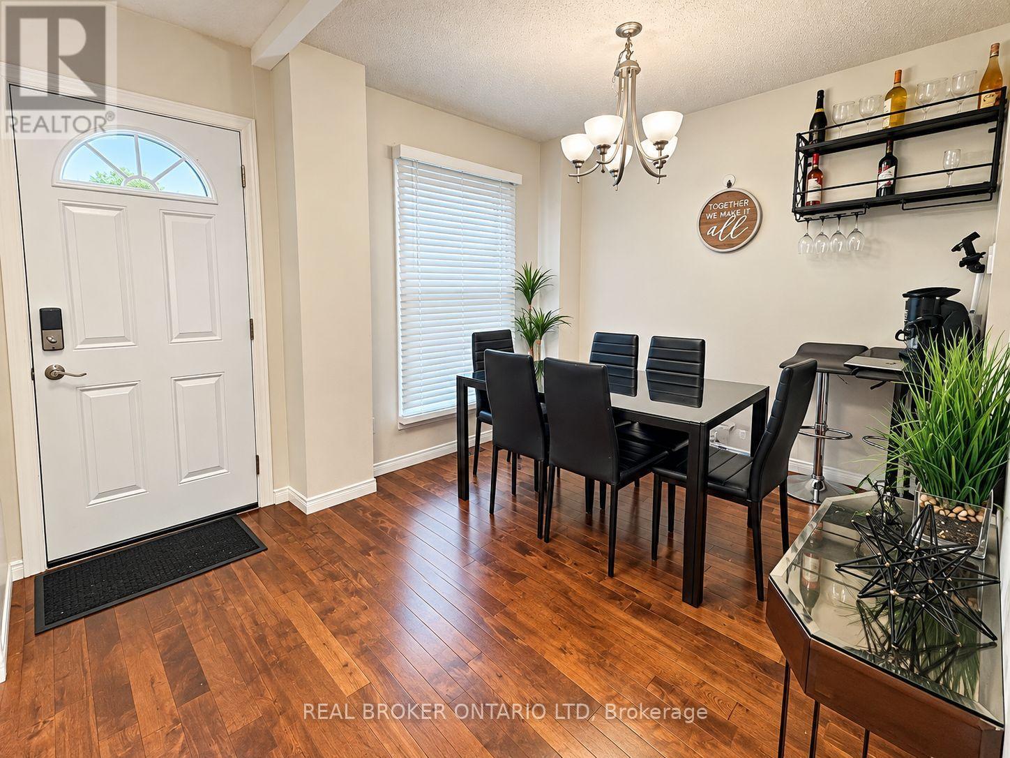 857 SOUTHDALE photo 2