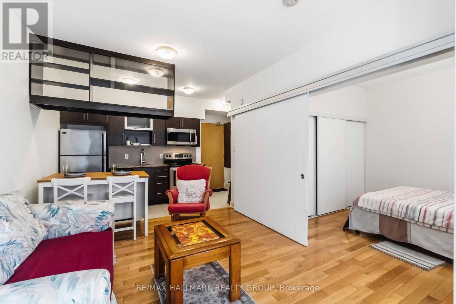 Condos for Sale in Ottawa – 405 – 360 CUMBERLAND STREET, Ottawa – By Peter Sagos - Image 13