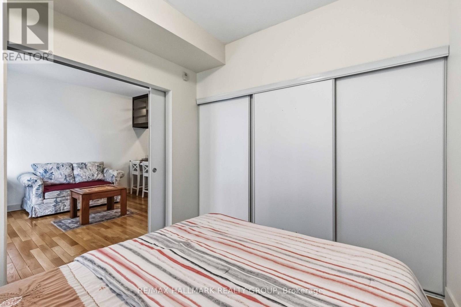 #405 360 CUMBERLAND STREET - 22