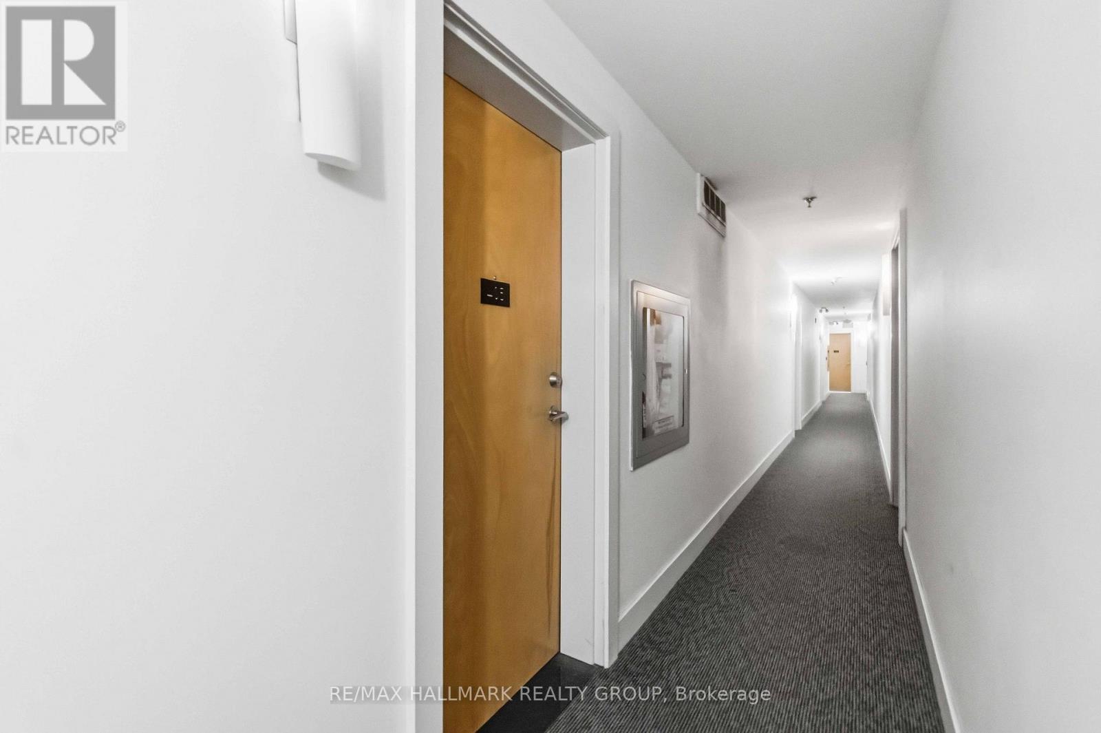 #405 360 CUMBERLAND STREET - 4
