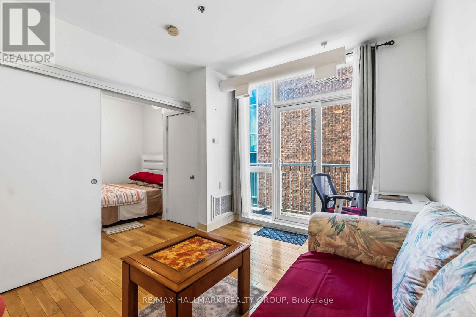Condos for Sale in Ottawa – 405 – 360 CUMBERLAND STREET, Ottawa – By Peter Sagos - Image 9