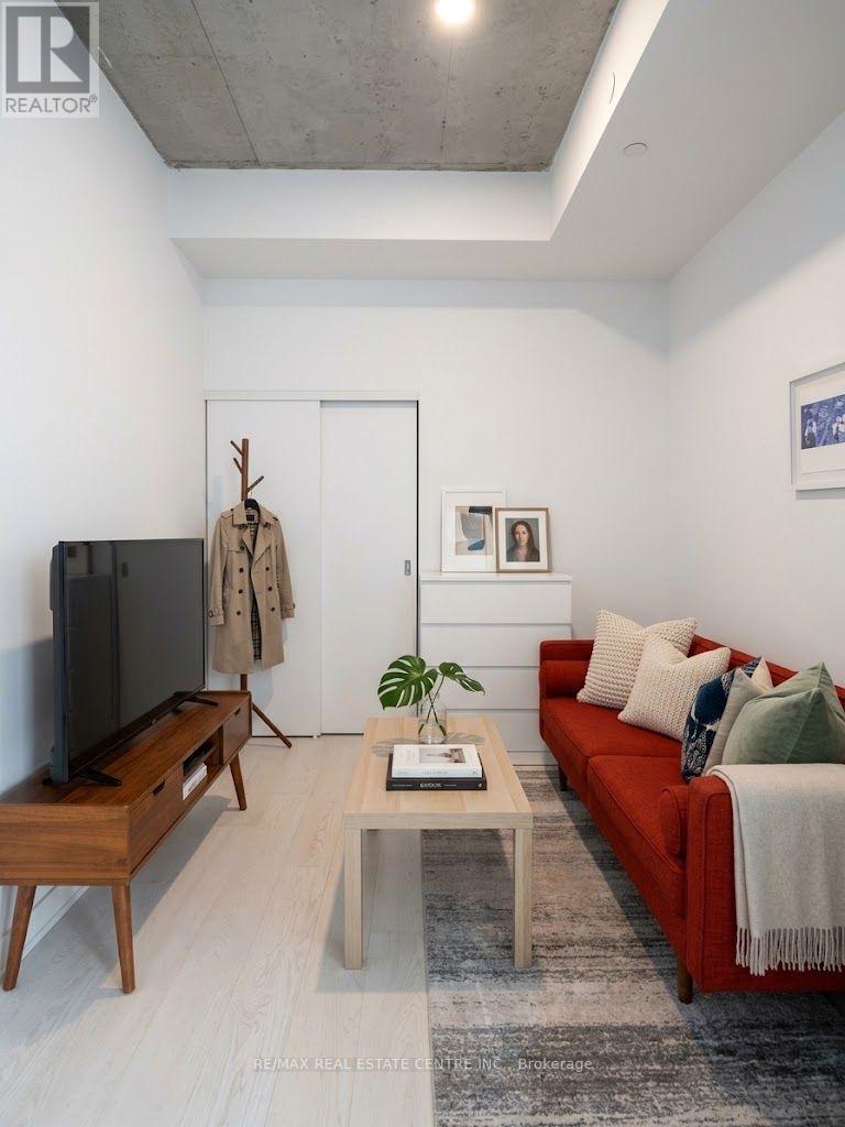 #514 57 BROCK AVENUE - 32