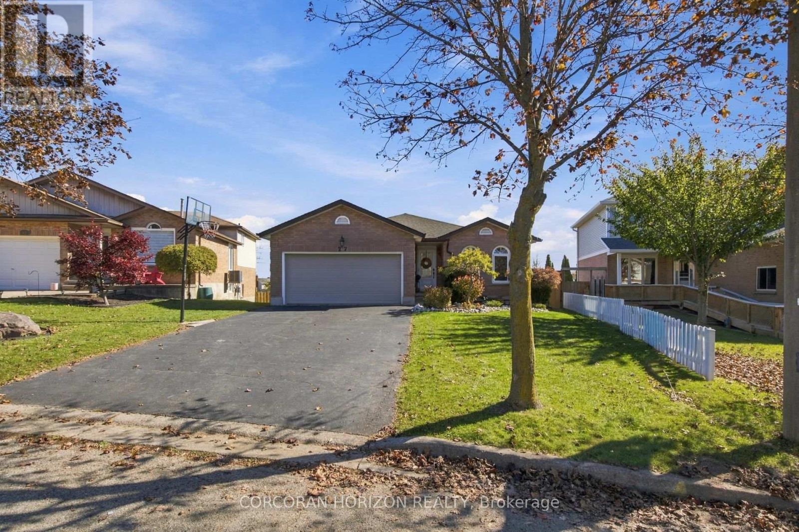 27 COSTAIN COURT — photo 3