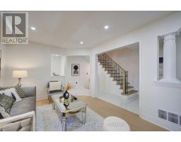 Foyer - 71 Highhill Drive, Toronto, ON M1T1N8 Photo 9