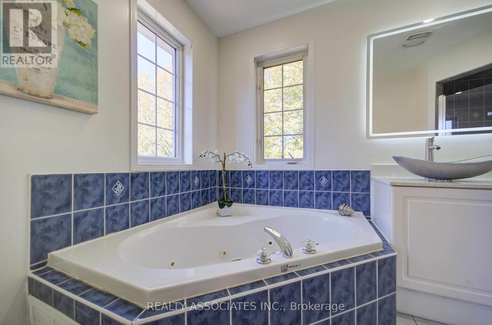 71 HIGHHILL DRIVE - 31